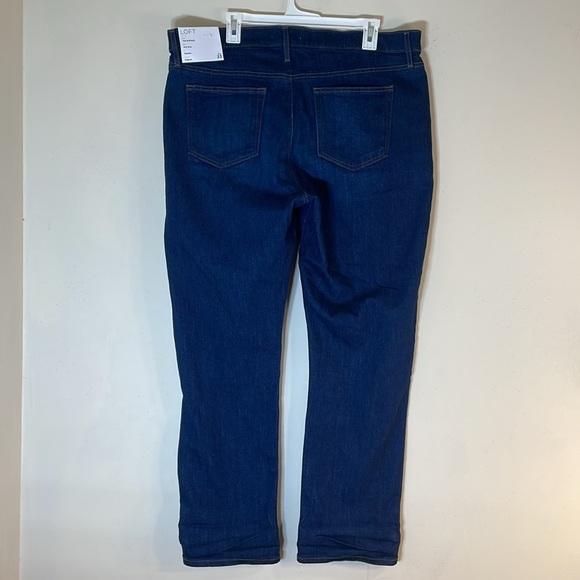 NWT. LOFT 33/16 The Girlfriend Midrise Regular Fit Jeans. - Picture 6 of 9